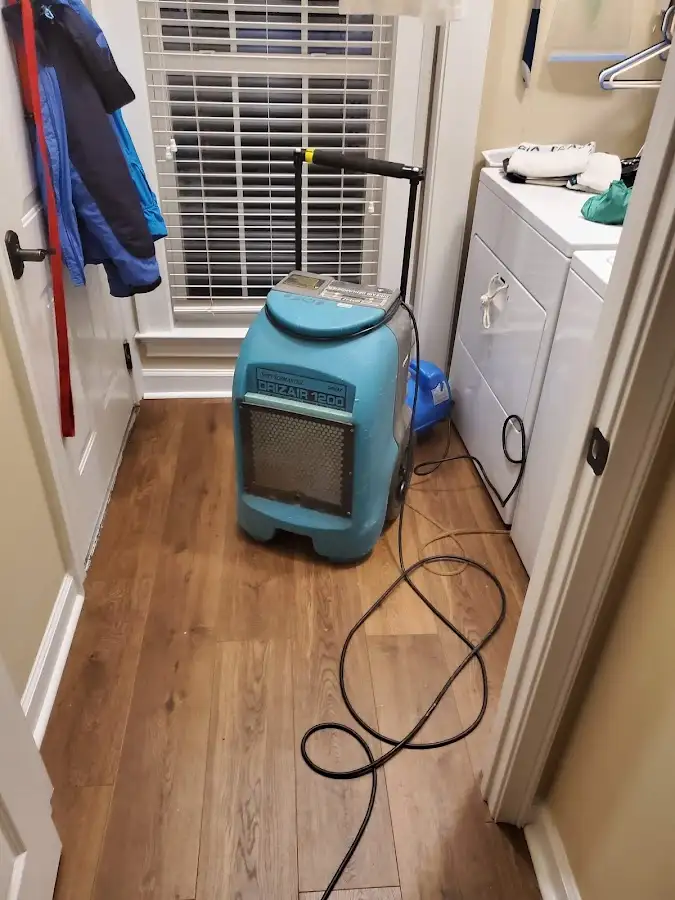 Commercial dehumidifier deployed for Crawl Space Restoration in Garden City
